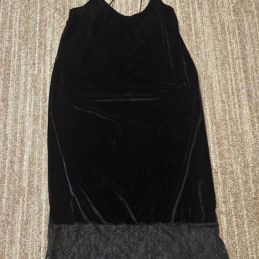 Elegant Black Velvet Dress with Lace Hem